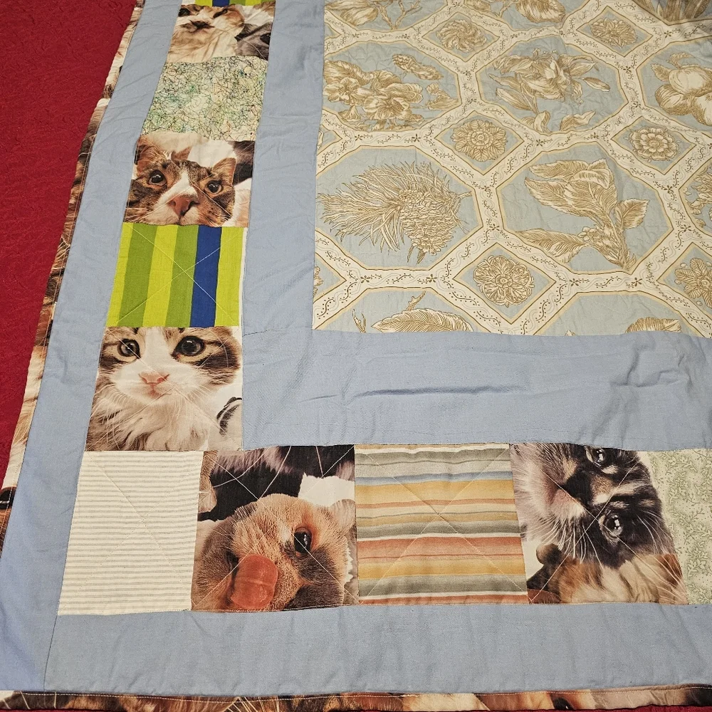 Handcrafted Quilted Cat Faces 🐱 Quilt  machine sewn Approximately 43